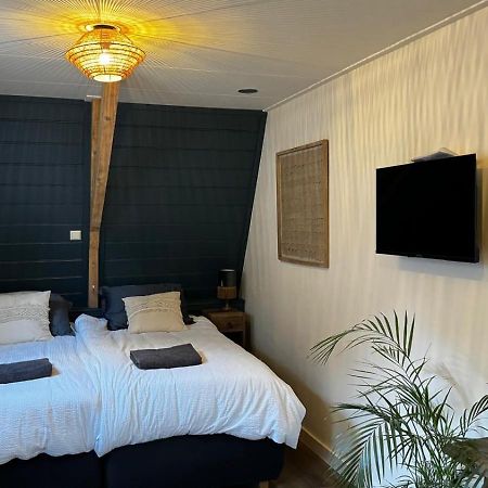 Bed and Breakfast De Zaandbarg Nijeveen Exterior foto